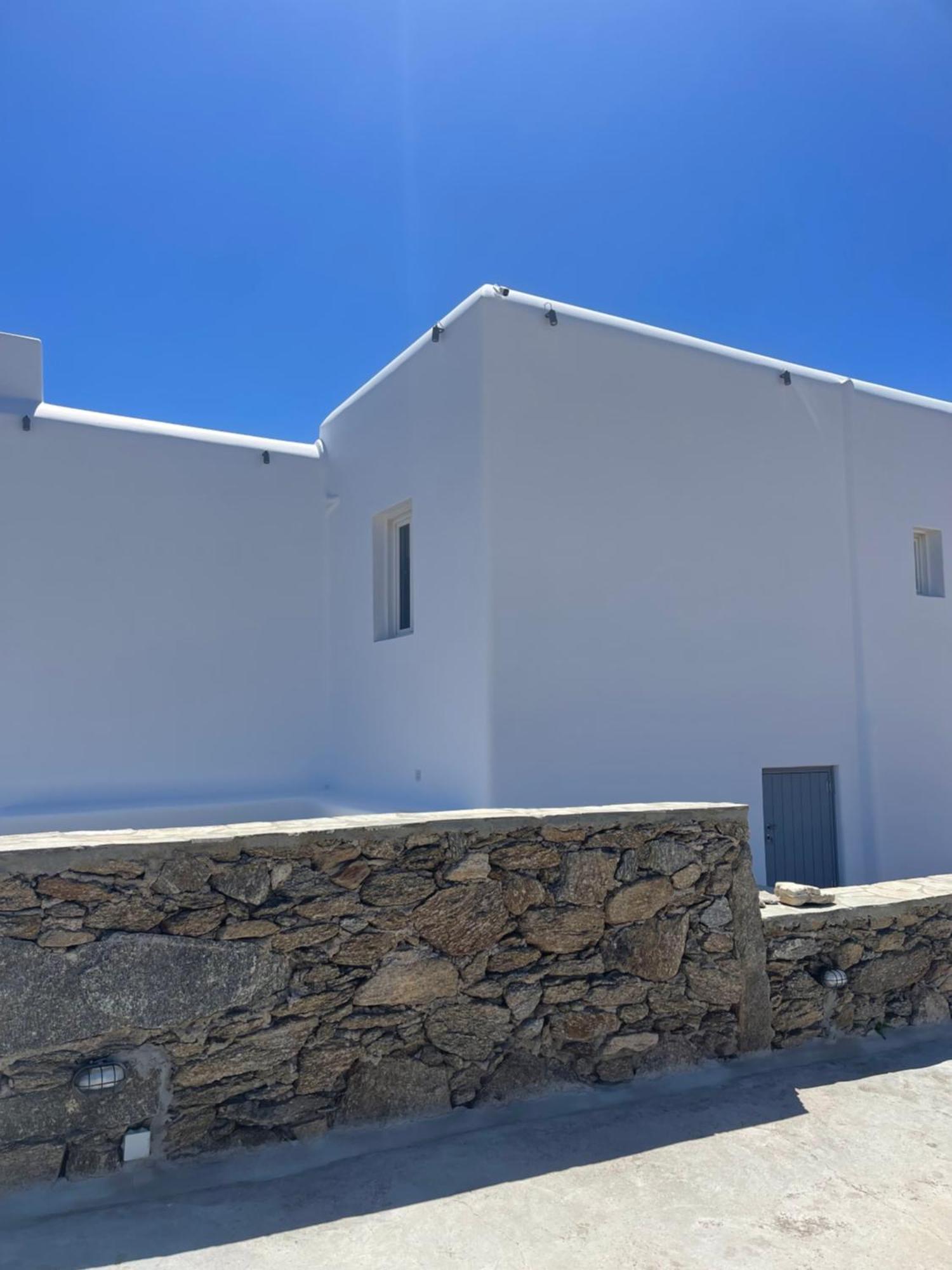 Agyra House *